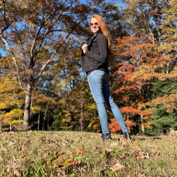 Meet your Posher, Elyse with Just For You Consignment - Picture 3 of 5